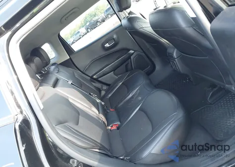 2021 Jeep Compass Altitude 4X4 z USA, uszkodzony, nr VIN 3C4NJDBB5MT580010